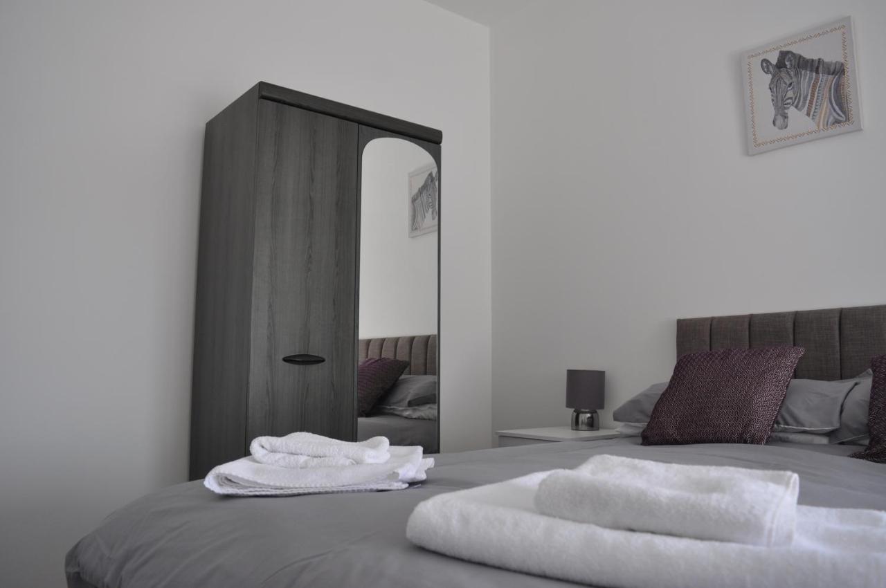 Sapphire House Apartments Telford Kültér fotó