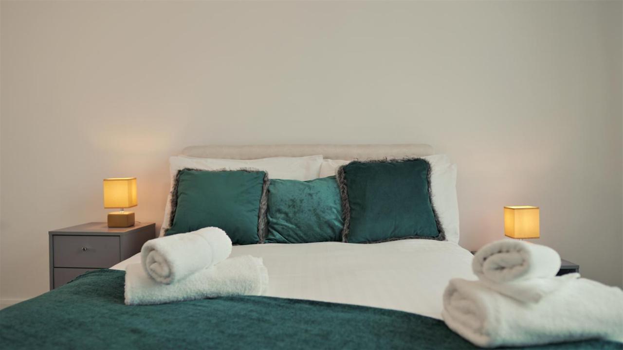 Sapphire House Apartments Telford Kültér fotó