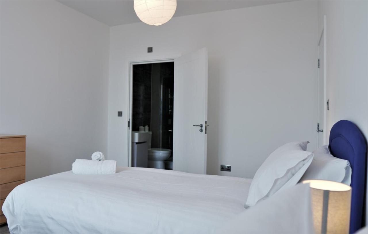 Sapphire House Apartments Telford Kültér fotó
