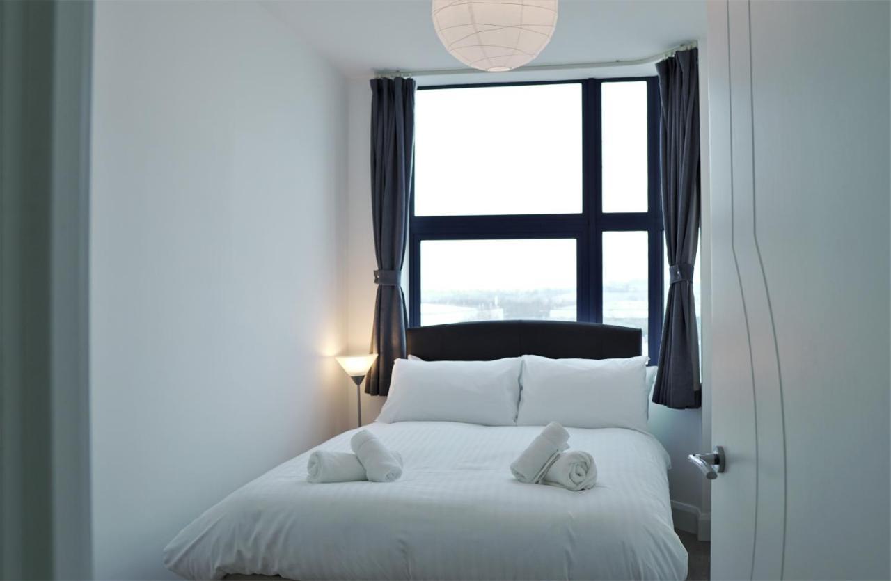 Sapphire House Apartments Telford Kültér fotó