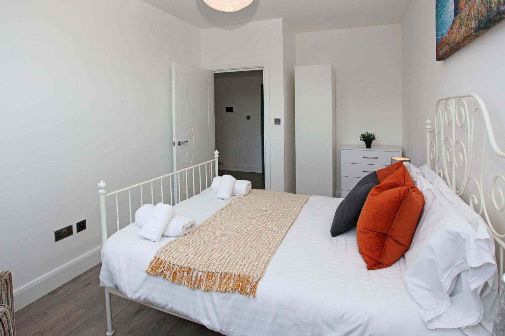 Sapphire House Apartments Telford Kültér fotó