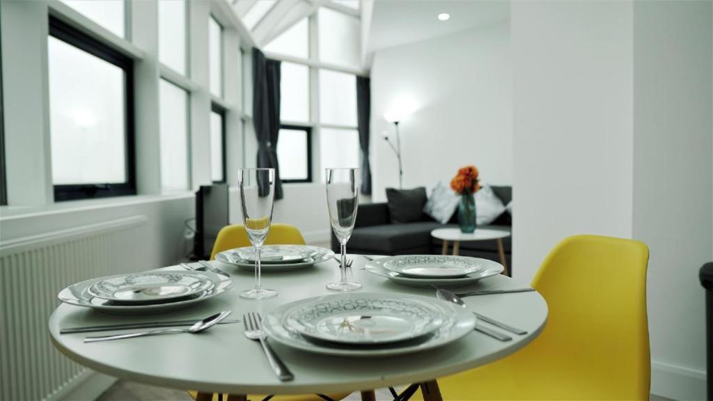 Sapphire House Apartments Telford Kültér fotó