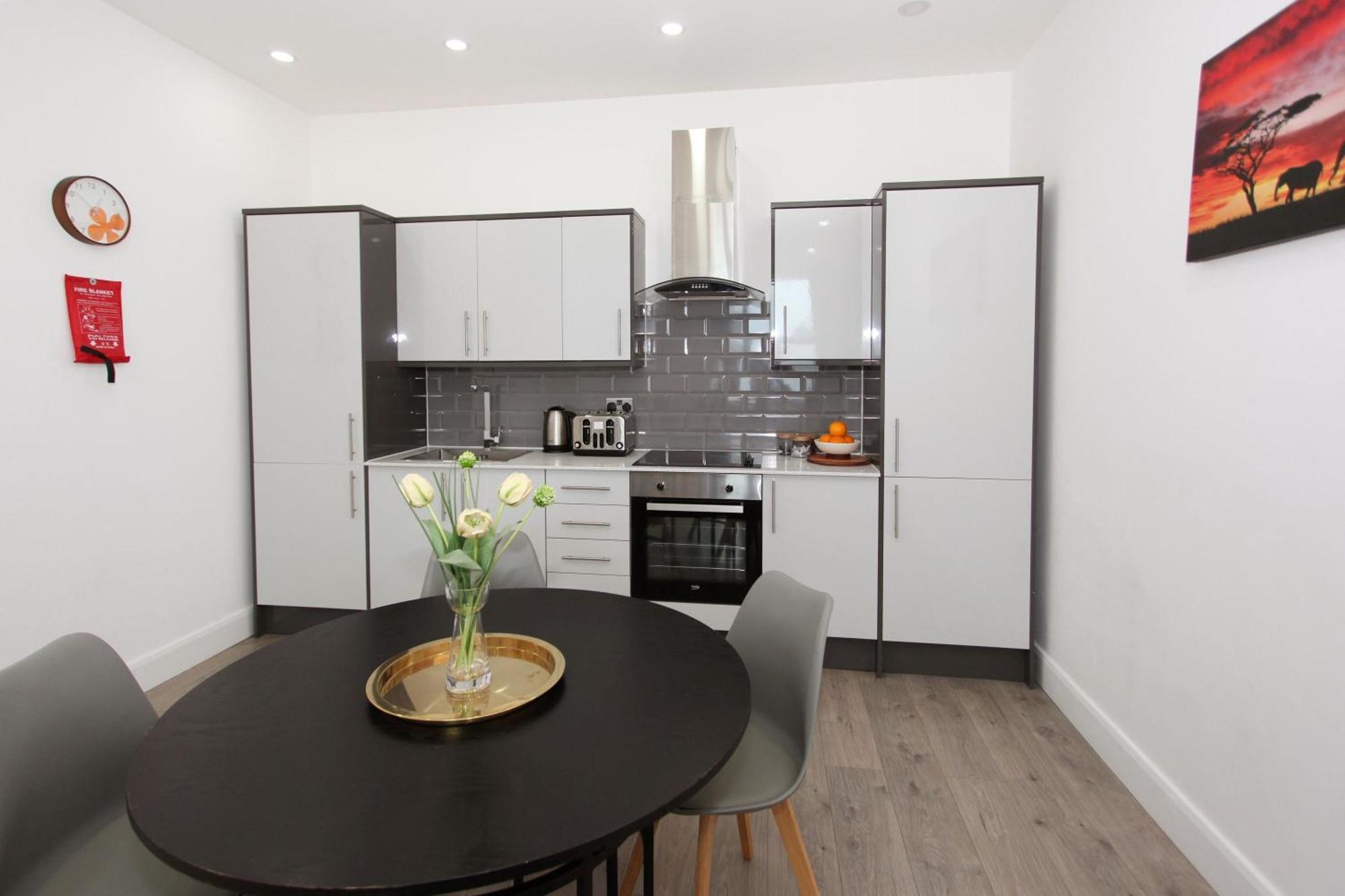 Sapphire House Apartments Telford Kültér fotó