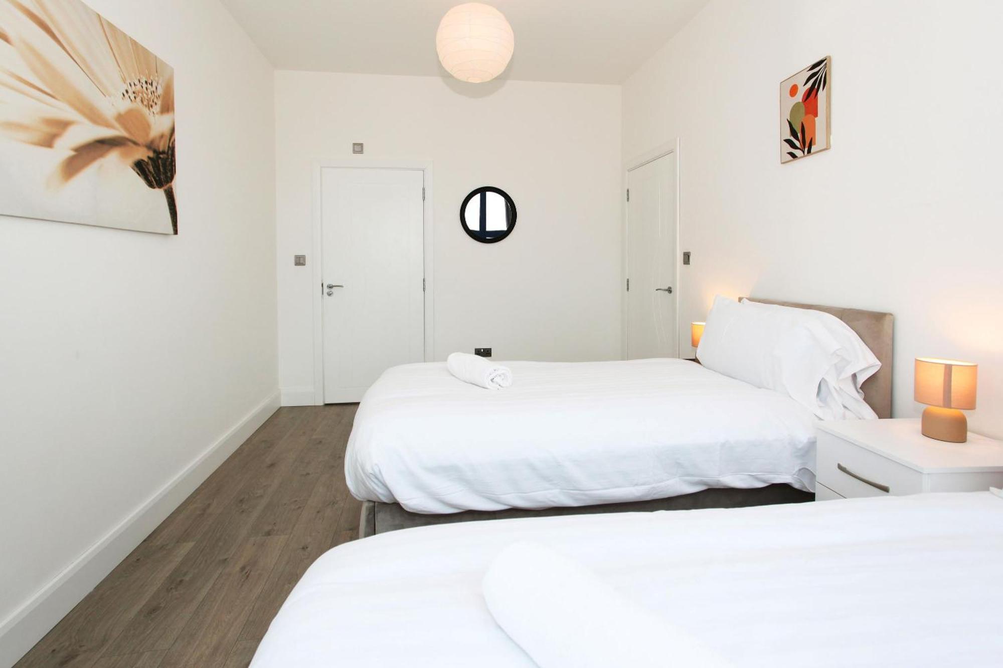 Sapphire House Apartments Telford Kültér fotó