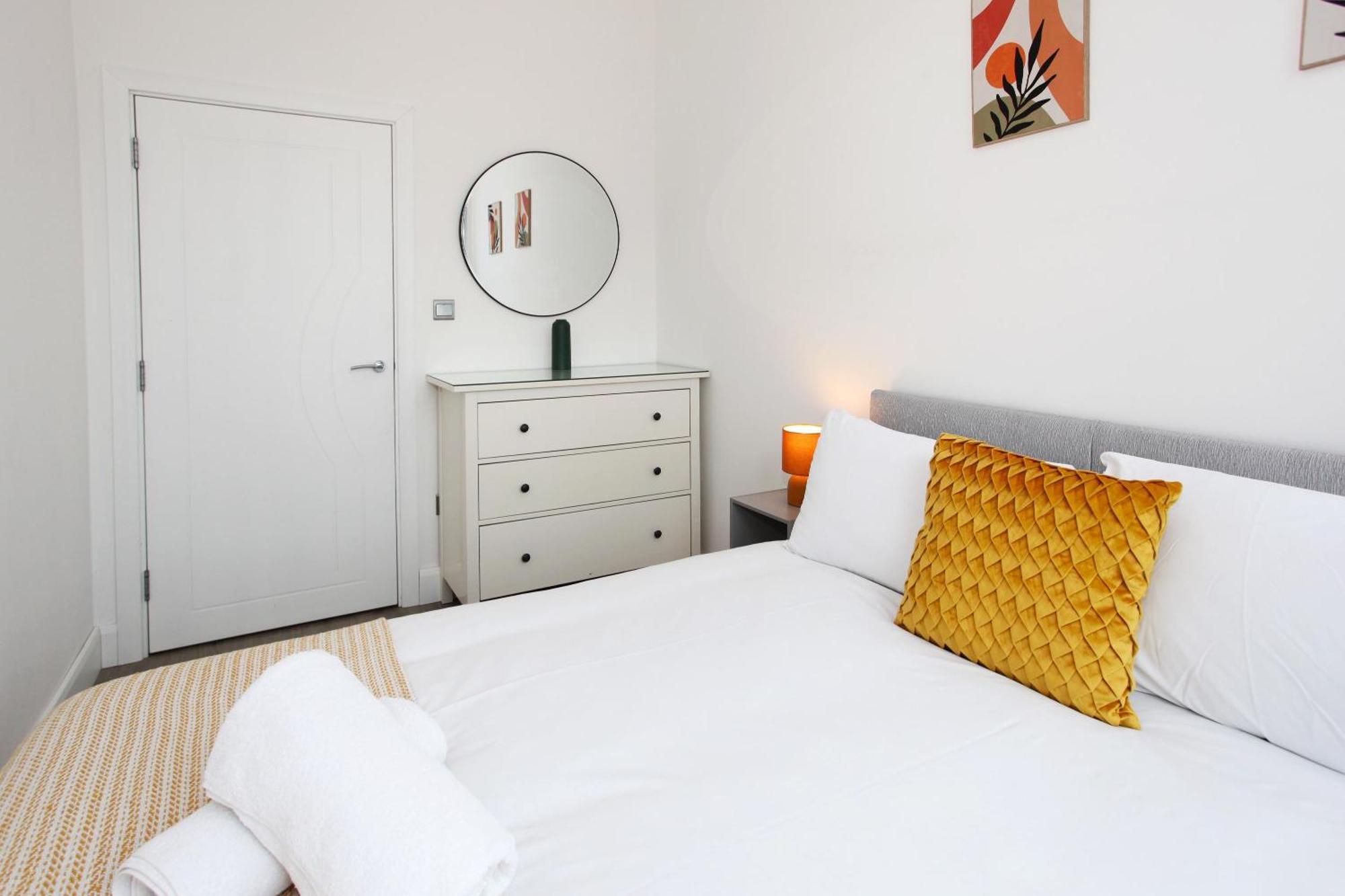 Sapphire House Apartments Telford Kültér fotó