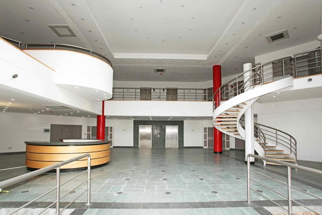 Sapphire House Apartments Telford Kültér fotó