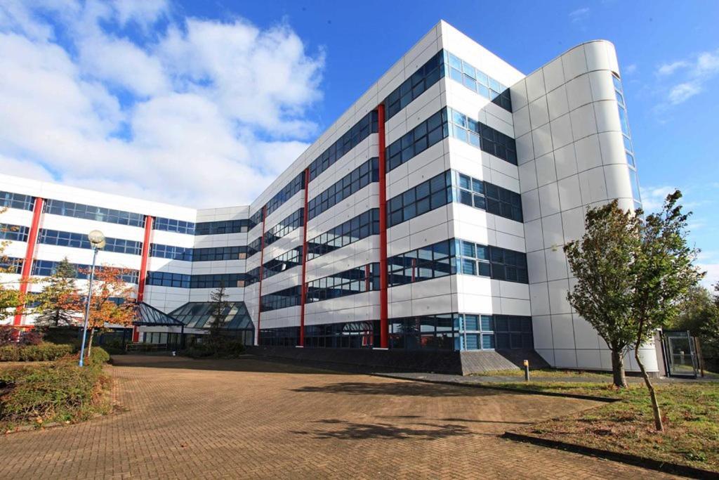 Sapphire House Apartments Telford Kültér fotó